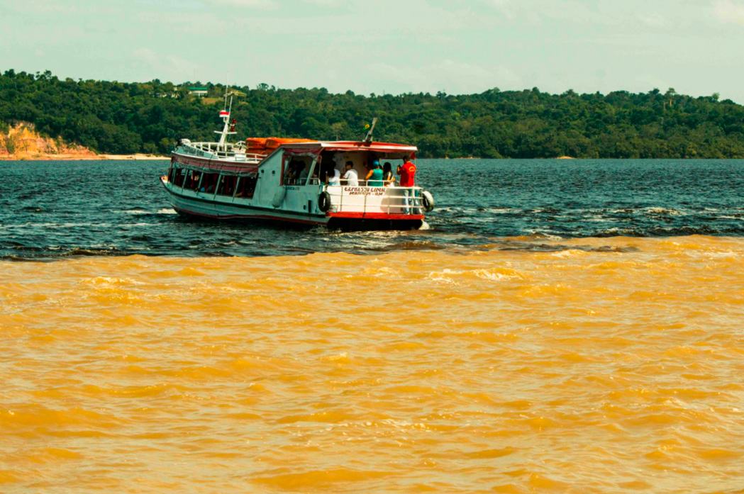 Encontro das águas em Manaus, Amazonas