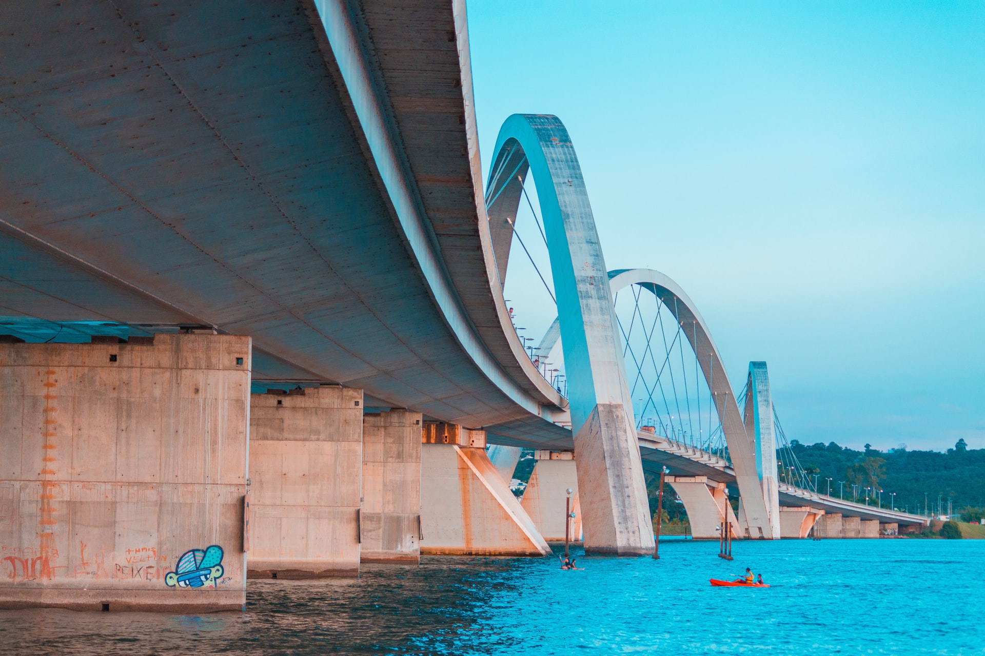 ponte JK no lago Paranoá em Brasília DF